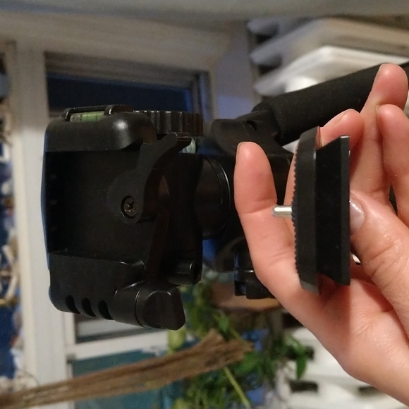 Tripod - Picture 7 of 8